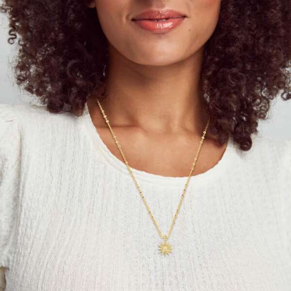 Star Charm Pendant Necklace in Gold – Image 3